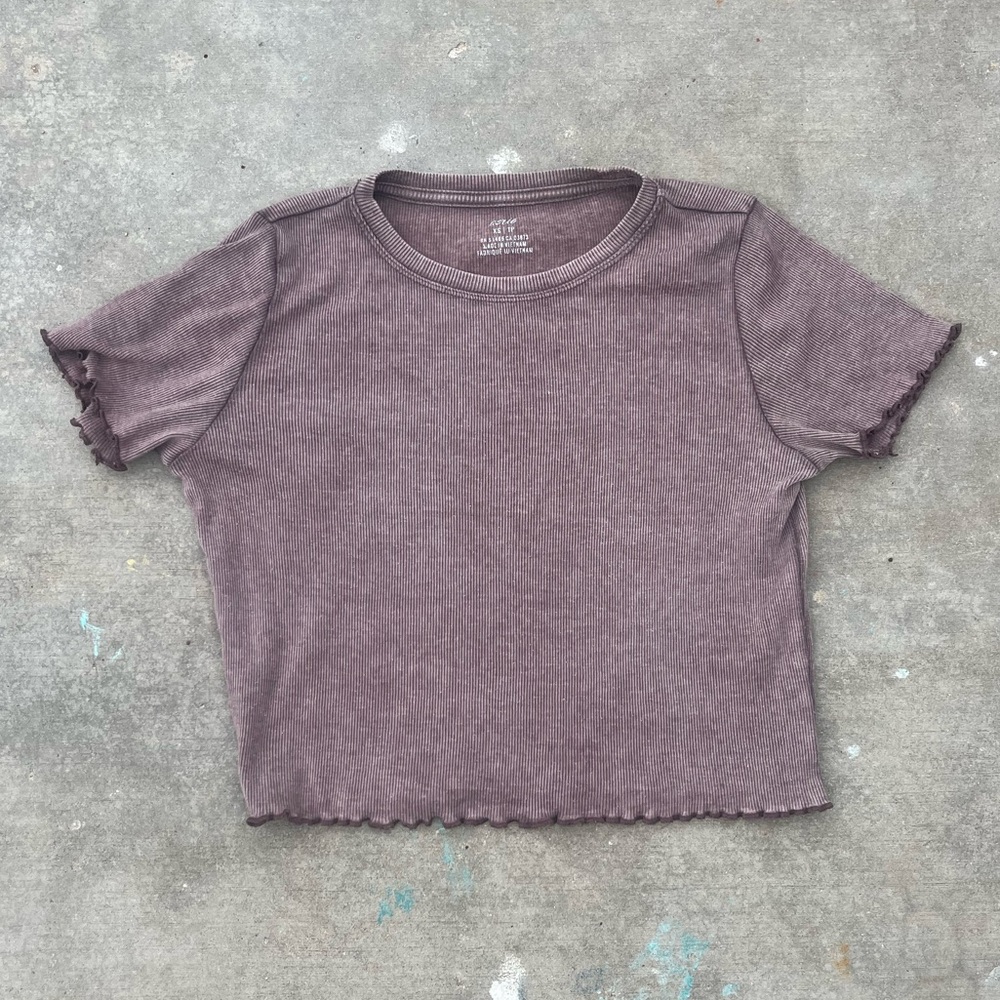 Aerie short sleeve scoop neck scallop brown acid wash crop top shirt